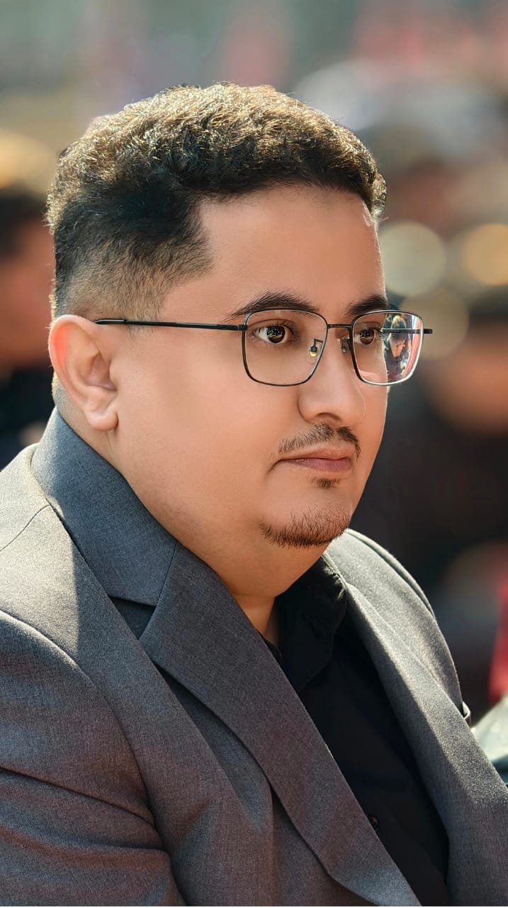 عضو الفريق 12